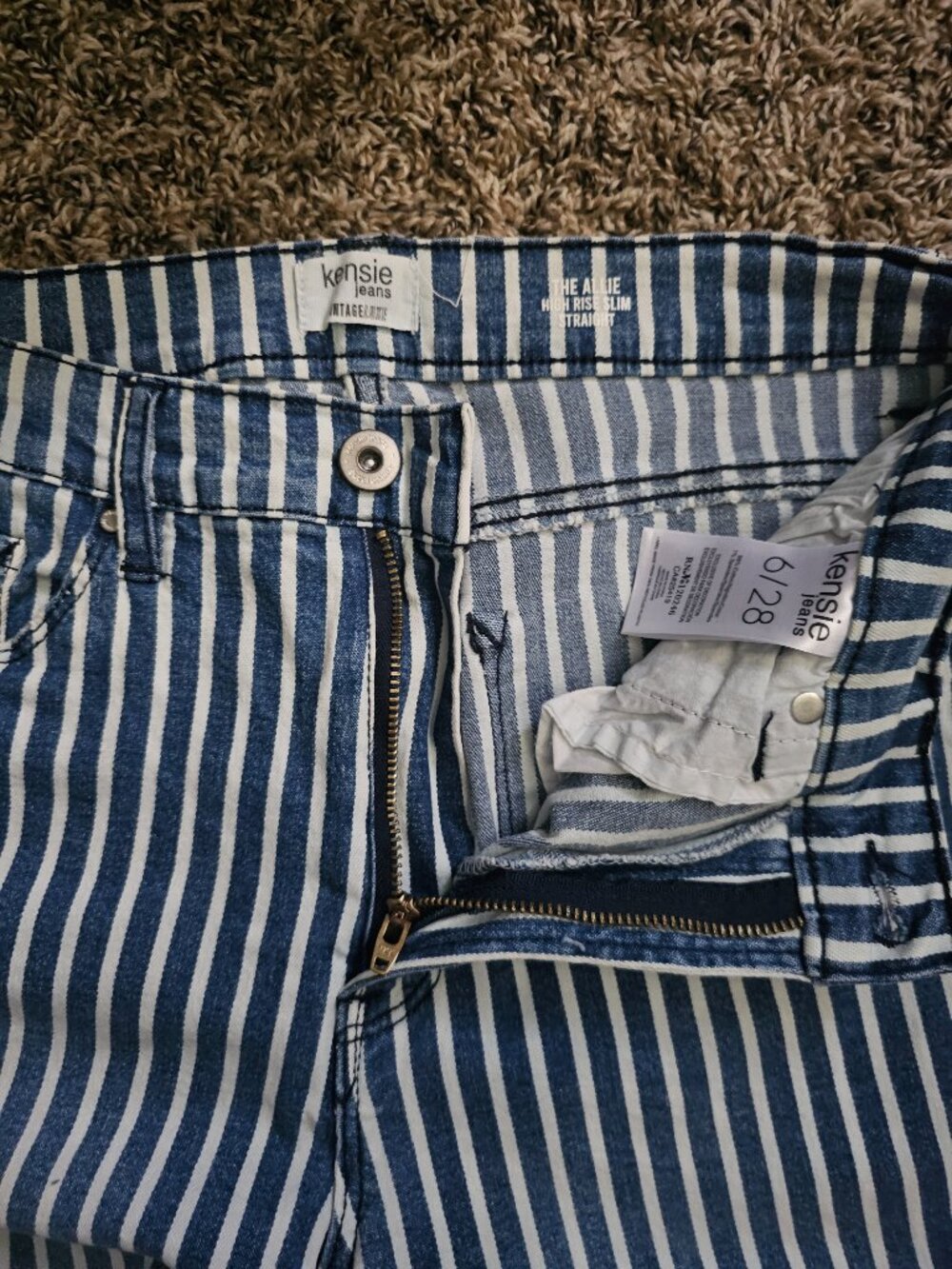 Kensie jeans cropped raw hem - Picture 2 of 3